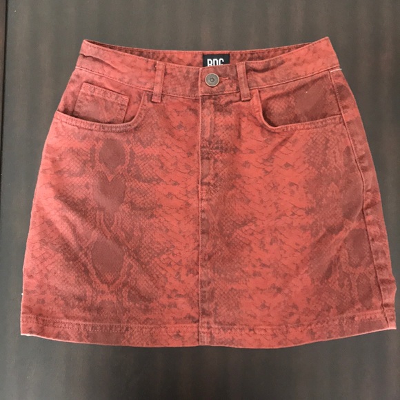 Urban Outfitters BDG Deep Red Wash Denim Skirt - Picture 2 of 3